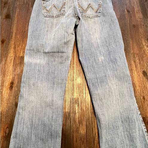 Disney  WORLD Official Cast Member Jeans size 6