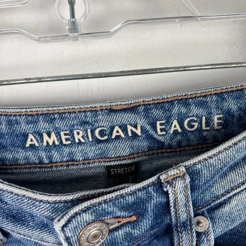 American Eagle  Distressed Stretch Mom Jean Ankle Length Size 2 EUC T2586