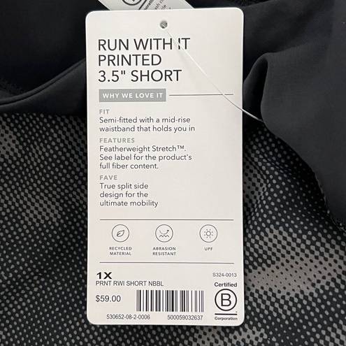 Athleta  Run With It Printed 3.5” Short Gray Black Digital Print Running Shorts