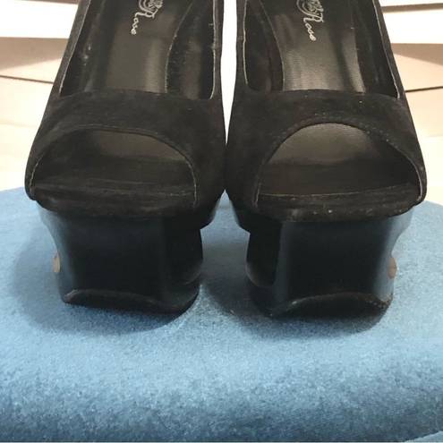 Wild Rose NWOT  5” heel black velvet peep toe platform sandals sz 9