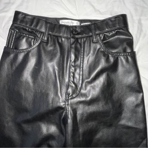 Abercrombie & Fitch The 90’s Straight Ultra High-Rise Vegan Leather pants