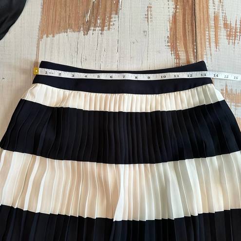 J.Crew  Factory Store White Navy Pleated A Line Casual Skirt Size 0