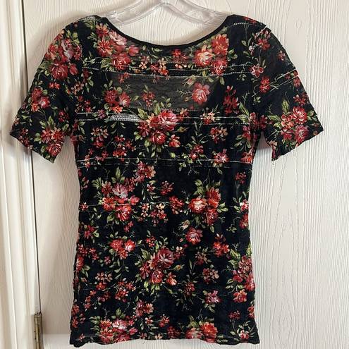 Kirra  Black Floral Short Sleeve Blouse Womens. Size M