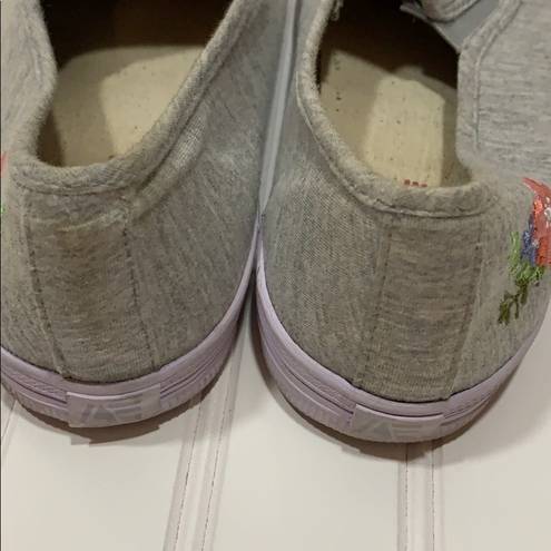American Eagle AE gray floral slip on sneakers