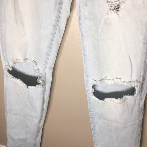 American Eagle  distressed skinny jeans size 4 light wash color holy jeans​​