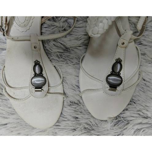 Breckelle’s Breckelle's Embellished Sandals - Size 8 - EUC