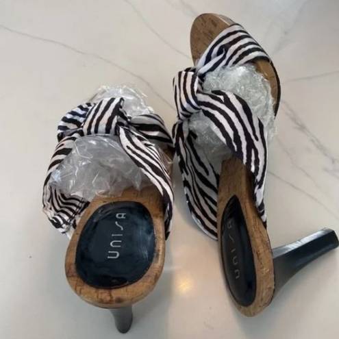 Unisa  Size‎ 8 is very cute 🦓 zebra striped heels. Women's Fashion