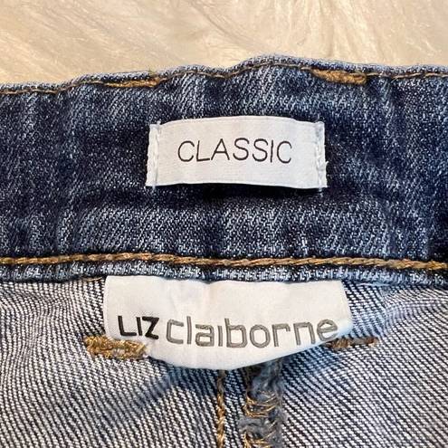 Liz Claiborne  Classic Denim Jean Shorts Women’s Size 16 Button Flap Back Pockets