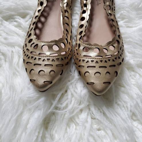 Candie's  Cacoconut Gold Flat Shoes Size 6.5