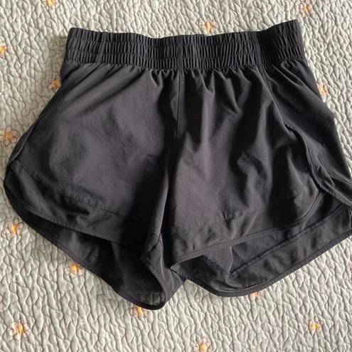 Athleta Mesh Racer Run shorts