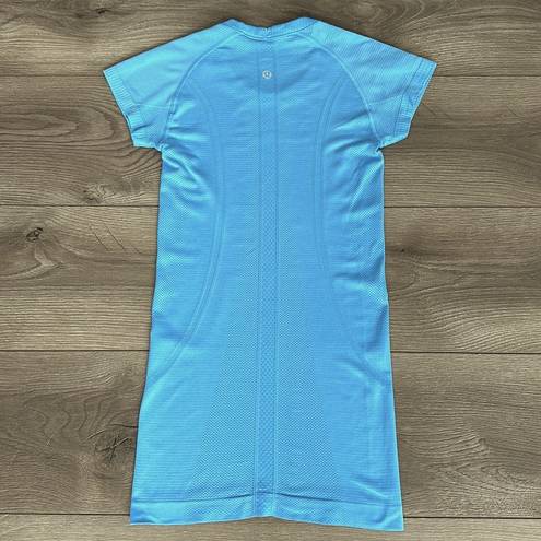 Lululemon  Swiftly Tech Short Sleeve Seamless Blue Tee Shirt Size 2