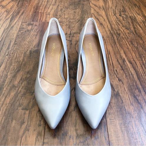 Vionic  • Josie Kitten Heel pump grey pointed toe leather cushioned orthotic