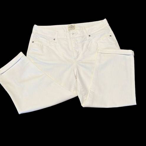 St. John’s Bay At John’s Bay gorgeous white cuffed cropped jeans so bright & beautiful like new