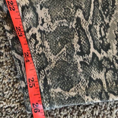 Spanx  by Sara Blakely snakeskin print ankle pants size medium