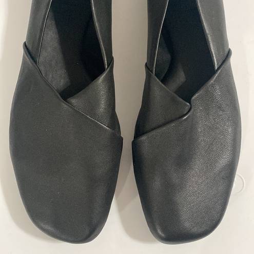 Rag and Bone  Ellory black sheepskin crossover square toe memory foam flats size 38