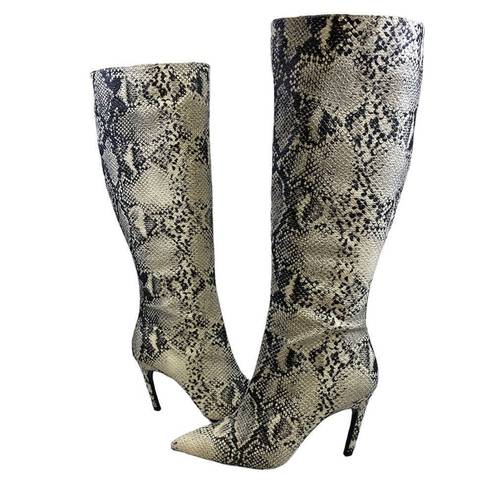 Qupid  The Dasha Snake Print Boot size 6.5 A22