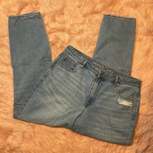 American Eagle  Light Wash Distressed Mom Jean Size 16 Long