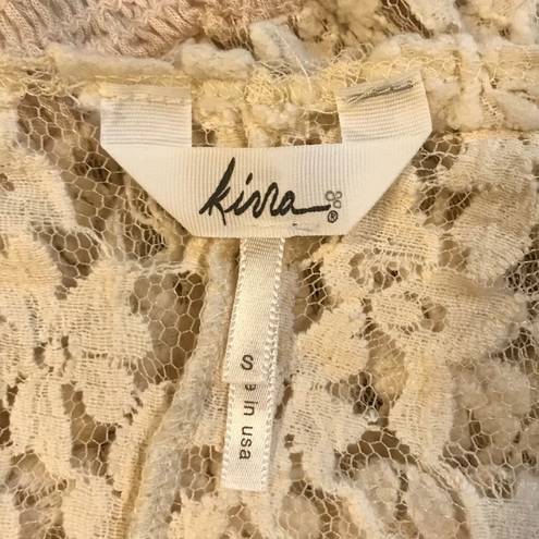 Kirra  CREAM LACE SHORT SLEEVED BLOUSE SMALL