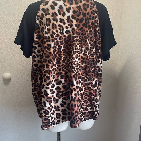 Absolutely Famous  leopard print women’s size 2x animal print blouse knot