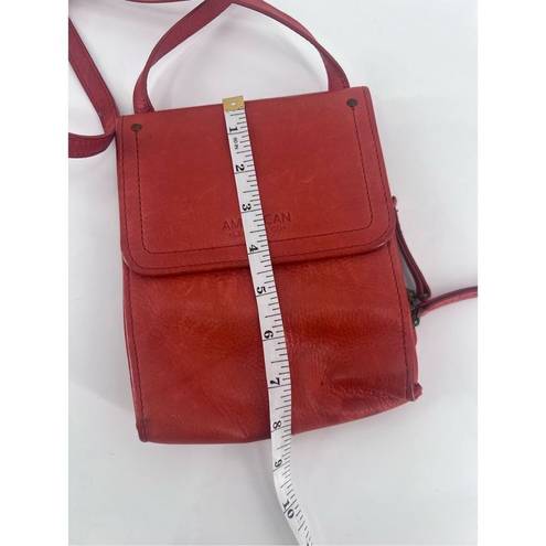 Krass&co American Leather . Women's Tandoori Classic Genuine Leather Crossbody Bag