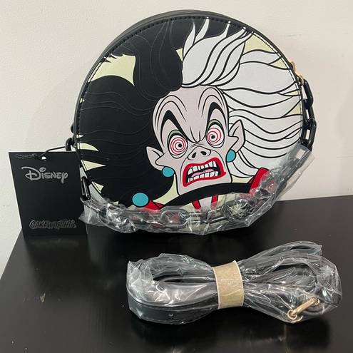 Disney Cakeworthy x  Villain Cruella Chain Crossbody Bag