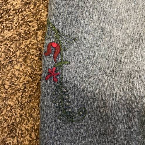 Gloria Vanderbilt Embroidered Capris, Size 14