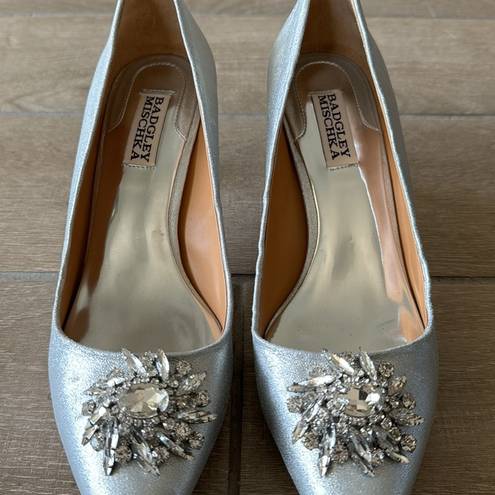 Badgley Mischka  Silver Metallic Leather Crystal Embellished Heels Size: 8
