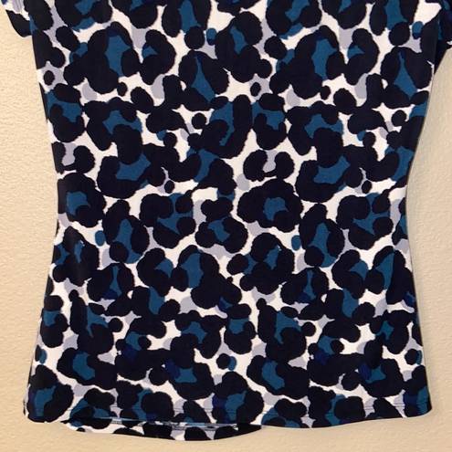 DKNY  Size M Leopard Print Short Sleeve Top Twist Front Waist Black Teal NEW!