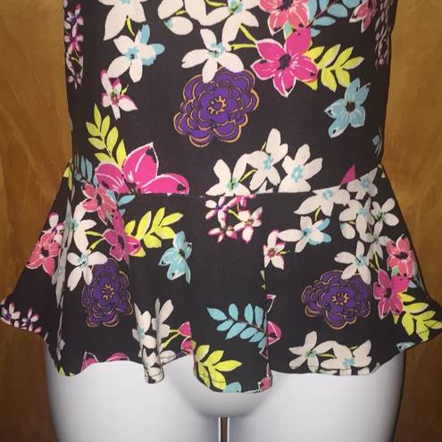 1st Kiss  Floral Peplum Top Size Medium