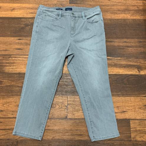 Charter Club Jeans Womens 14 Bristol Capri Lightwash Gray Denim