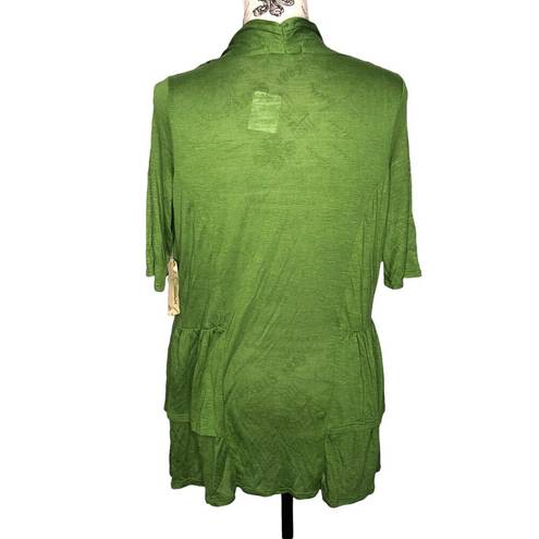 Live and let live  MEDIUM NWT Green Layer Waterfall Short Sleeve Cardigan