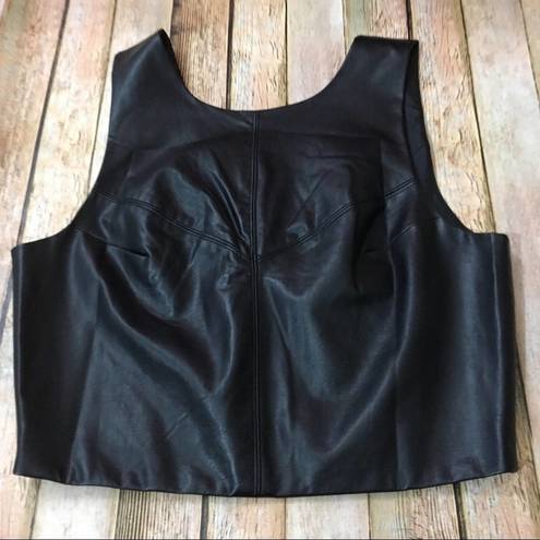 J.O.A. NWT Vegan Leather Crop Top - Black - Large