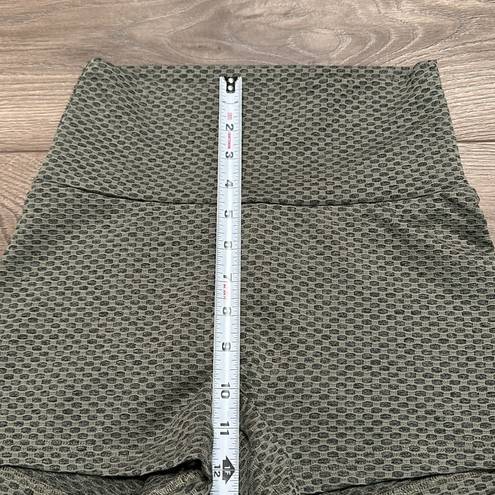 ECHT  High Rise Scrunch Butt Green  Training Shorts Size Small