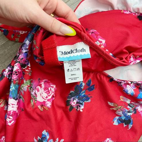 Modcloth  The Reese One-Piece Swimsuit Red Floral Size Small