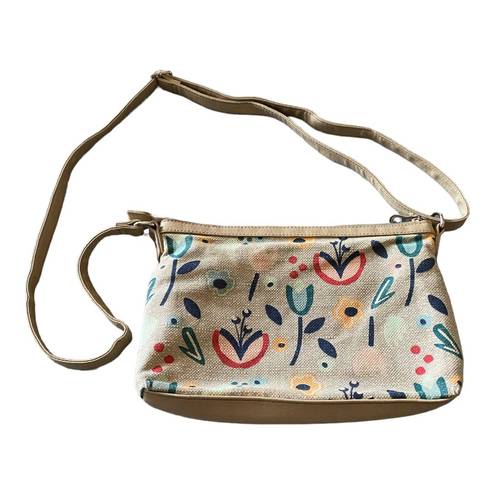 Relic super cute tan floral crossbody bag, top zip closure, two front zip pockets, inside zip pockets, inside card slots, adjust strap, excellent condition, measures 11x8 inches