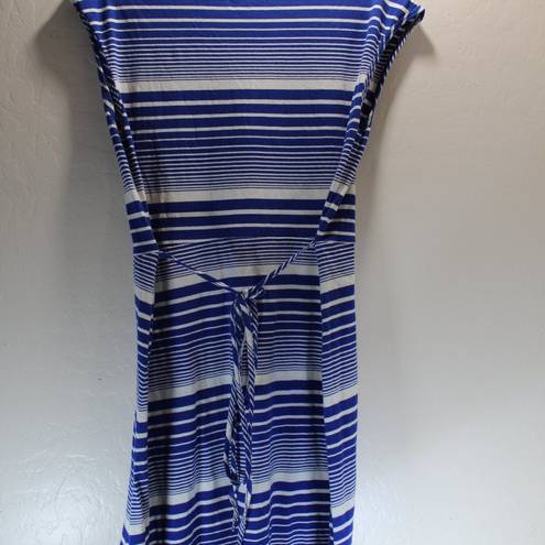 The North Face  Dress Blue & White Stripes size M