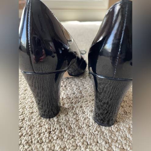 Kate Spade Bow Pumps in Black Patent Leather