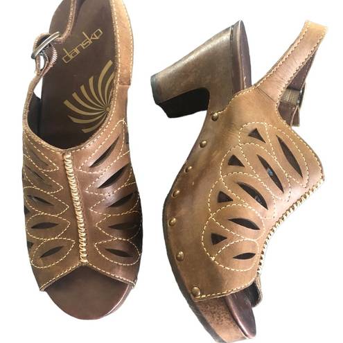 Dansko  Rowena Lasercut  Slingback Open Toe Wood Heeled Sandals Sz 40 Buckle