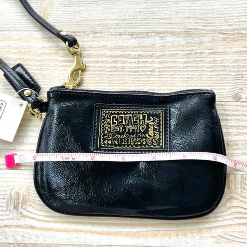 Coach New  Daisy Liquid Gloss Small Wristlet | Black‎