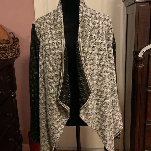 Anthropologie Anthropology Black and white pattern Sweater Wrap