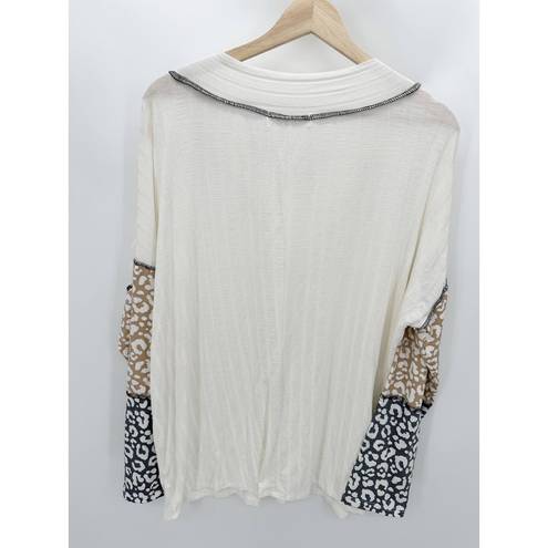 Harper Haptics by Holly  Top Women SIZE 2X White Animal Print Patchwork V-Neck