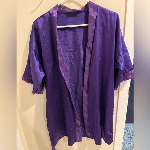 Petra Fashions Vintage  Size Large Violet Silky Night Robe with Tie Belt