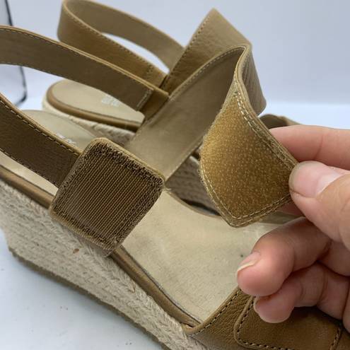 Eileen Fisher  Velcro Strap Platform Wedges Size 7.5 
PREOWNED/USED