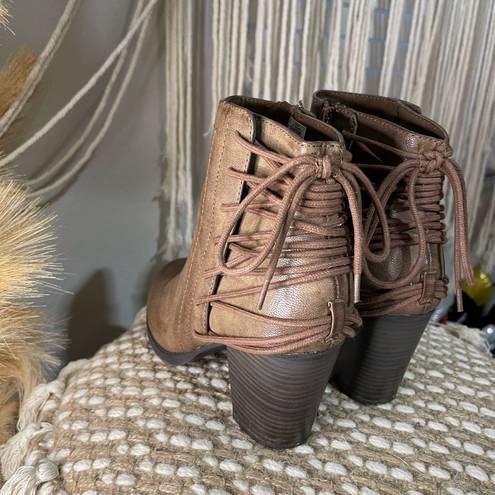 American Eagle  Outfitters Brown Lace Up Ankle Booties Boots 10M