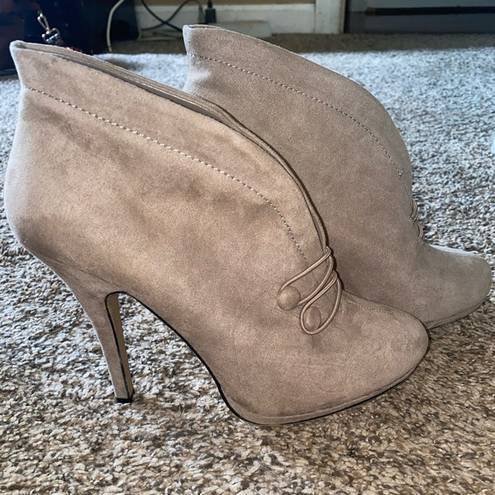 Apt. 9 Never been worn nude booties