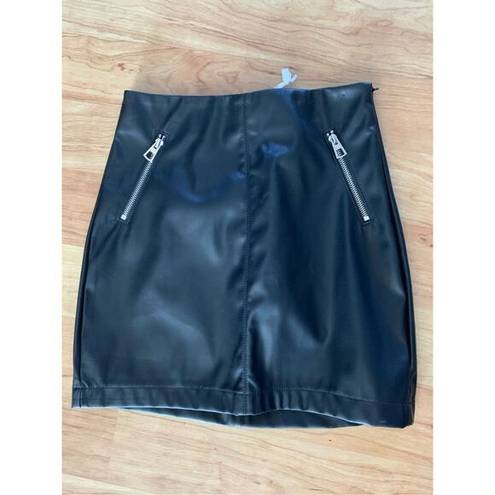 Iris Faux leather skirt size small black