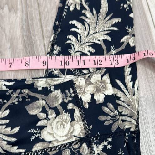 Tuckernuck  floral leggings size small