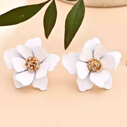 Petal White  Flower Earrings