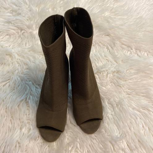 Charlotte Russe  open toes booties size 6 excellent condition dark green color