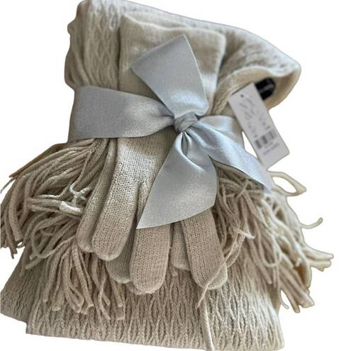 New York And Company NEW  Scarf and Glove Set - Beige Textured